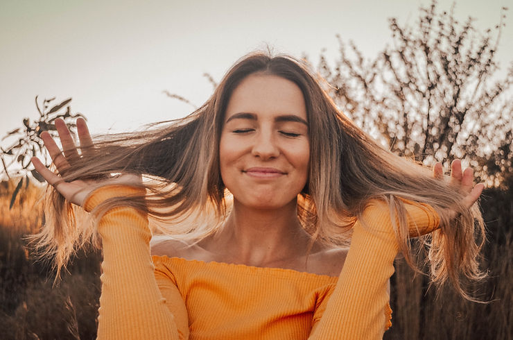 woman thinks about the 5 Things I Would Tell My Twenty-Something Self